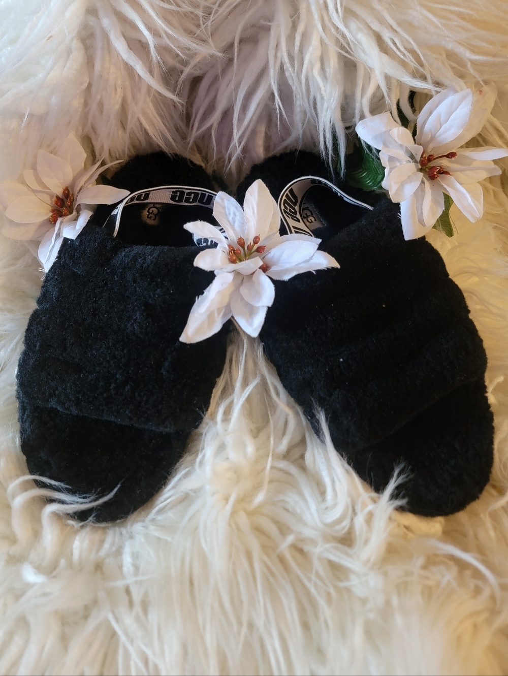 🆕️🩴UGG Fluff Yeah Sandals, Slides, Slippers, Black, Sz 5